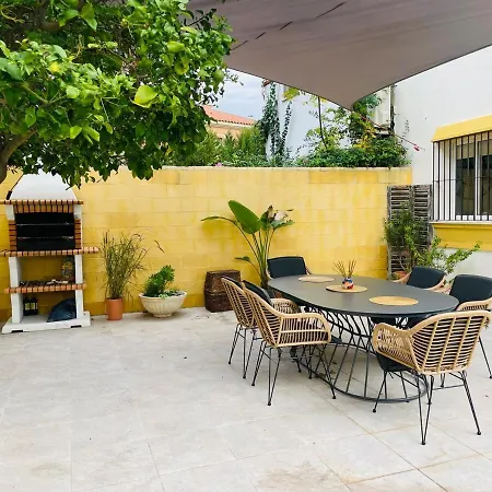 Semesterbostad Casa Andaluza Con Piscina Y Jardin Privado En A 15 Minutos Del Centro De Sevilla Gelves