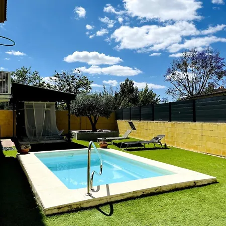 Semesterbostad Casa Andaluza Con Piscina Y Jardin Privado En A 15 Minutos Del Centro De Sevilla *